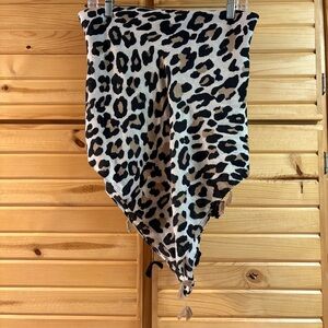 Me&Mo Black and Tan Leopard Print No Tie Blanket Scarf